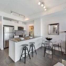 1815 Yonge Street Unit 801 - Kitchen Bar